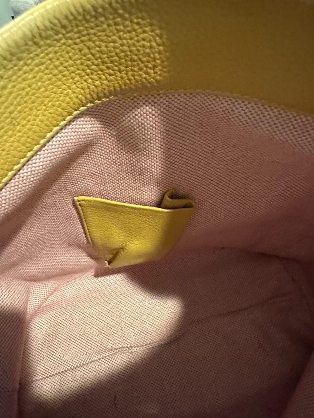 Dooney & Bouke leather Hobo in buttery yellow - Picture 8 of 10